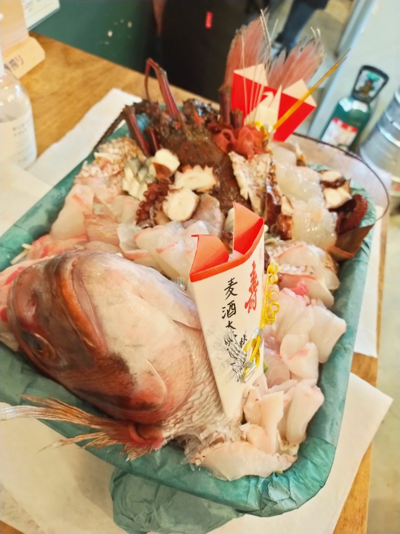 お祝い用の豪華な盛り合わせ
